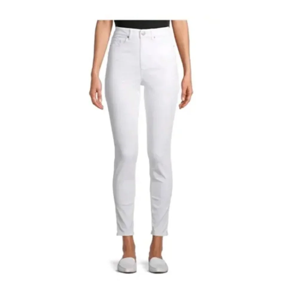 NWT No Boundaries Junior's White High Rise Skinny Jeans Size 17
